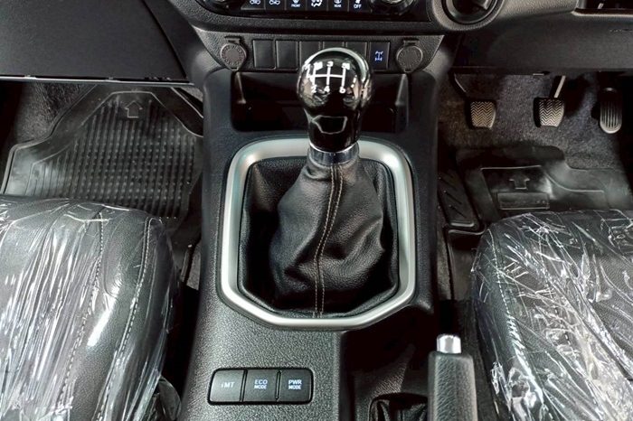 REVO 4WD 2019 2.8G MT DOUBLE CAB SILVER  4606 full