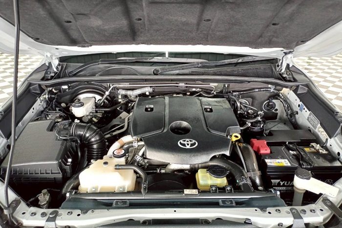 REVO 4WD 2019 2.8G MT DOUBLE CAB SILVER  4606 full