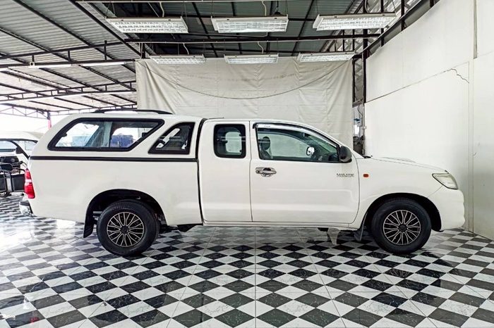 VIGO 2WD 2014 2.5J MT SMART CAB WHITE  4629 full