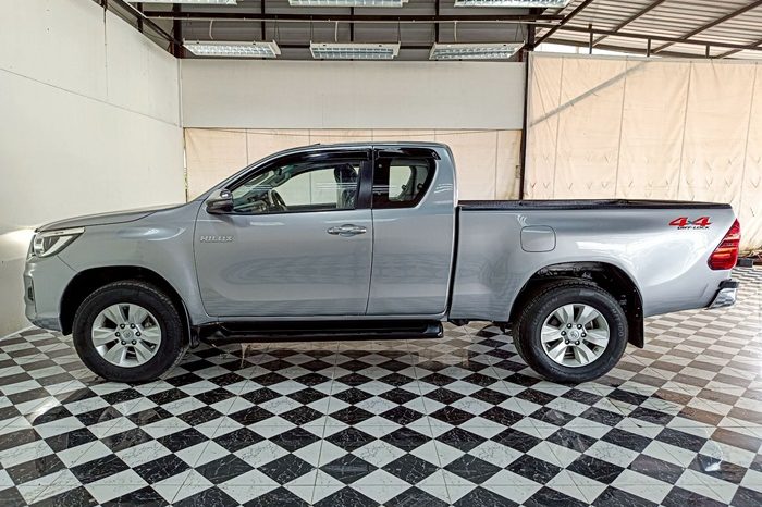 REVO 4WD 2020 2.4E MT SMART CAB SILVER  4633 full