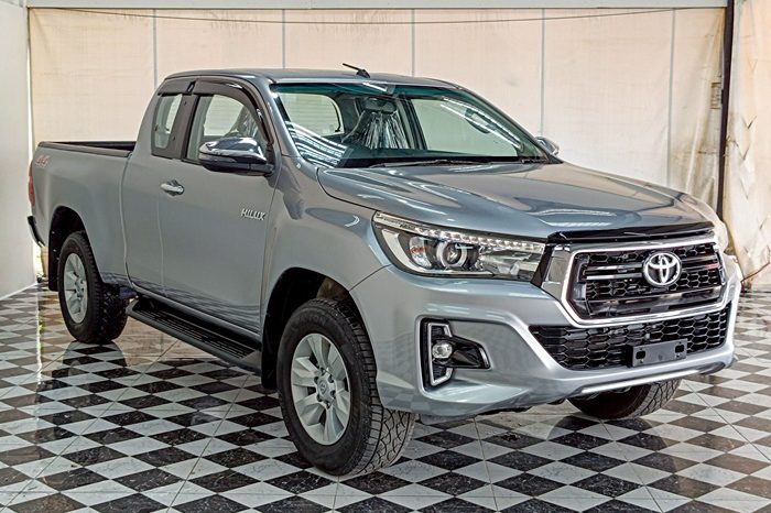 REVO 4WD 2020 2.4E MT SMART CAB SILVER  4633 full
