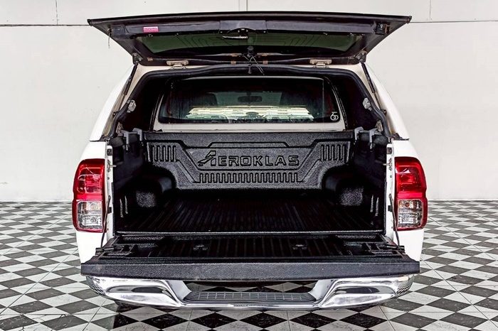 REVO 2WD 2022 2.4E AT DOUBLE CAB WHITE  5045 full