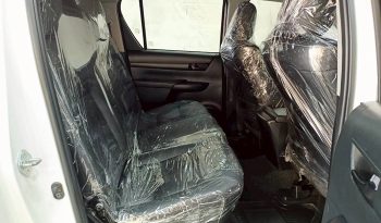 REVO 2WD 2022 2.4E AT DOUBLE CAB WHITE  5045 full