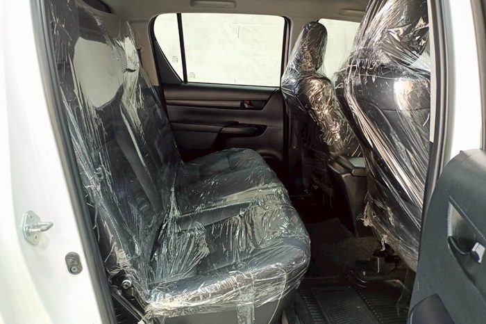 REVO 2WD 2022 2.4E AT DOUBLE CAB WHITE  5045 full