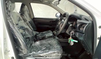 REVO 2WD 2022 2.4E AT DOUBLE CAB WHITE  5045 full