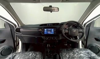 REVO 2WD 2022 2.4E AT DOUBLE CAB WHITE  5045 full