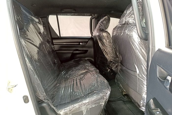 ROCCO 4WD 2019 2.8G AT DOUBLE CAB WHITE  6488 full