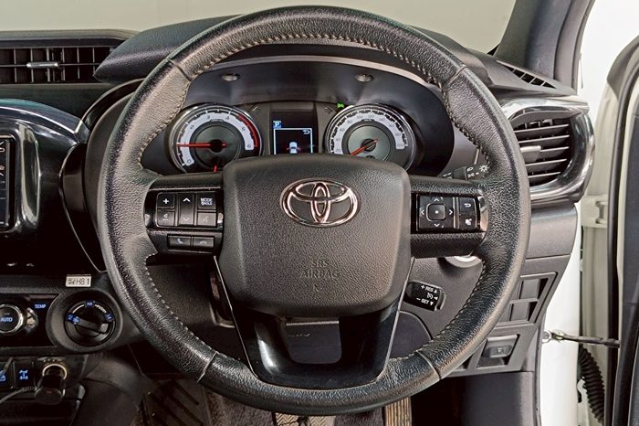 ROCCO 4WD 2019 2.8G AT DOUBLE CAB WHITE  6488 full