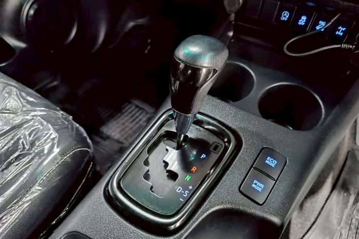 ROCCO 4WD 2019 2.8G AT DOUBLE CAB WHITE  6488 full