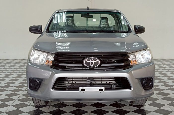 REVO 2WD 2018 2.4J MT STANDARD SILVER  6500 full