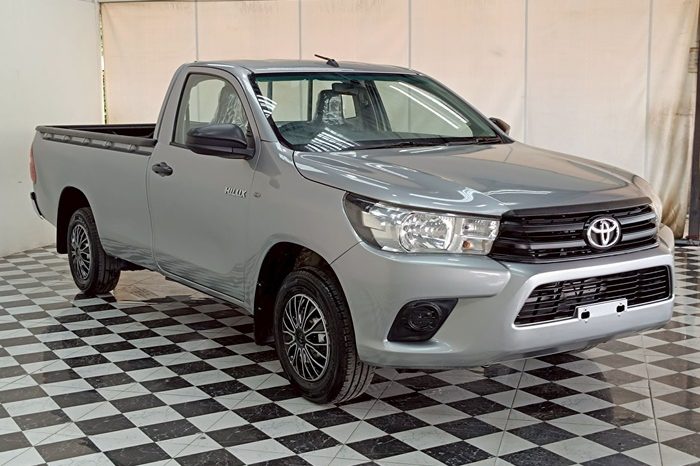 REVO 2WD 2018 2.4J MT STANDARD SILVER  6500 full