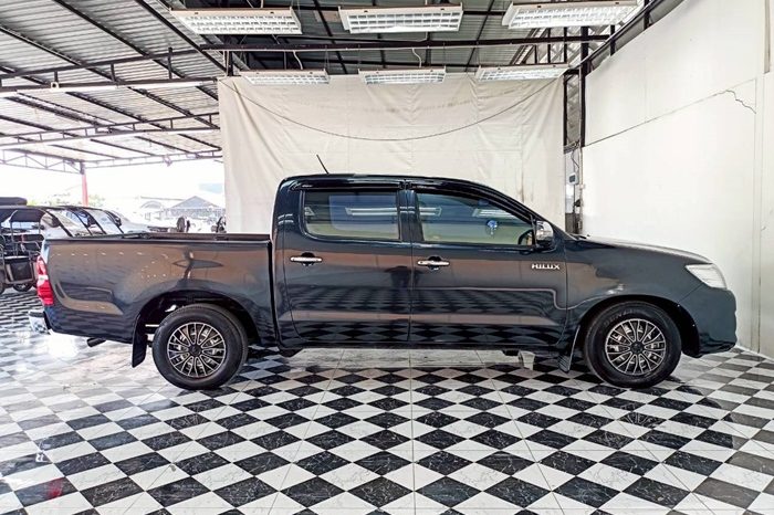 VIGO 2WD 2014 2.7E MT DOUBLE CAB BLACK  6626 full