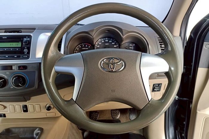 VIGO 2WD 2014 2.7E MT DOUBLE CAB BLACK  6626 full