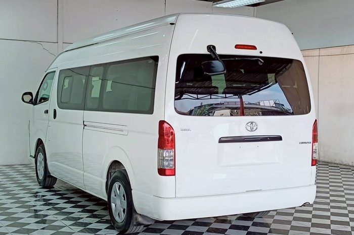 TOYOTA 2WD 2016 3.0 MT COMMUTER WHITE  7123 full