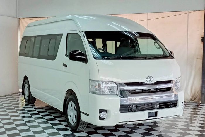 TOYOTA 2WD 2016 3.0 MT COMMUTER WHITE  7123 full