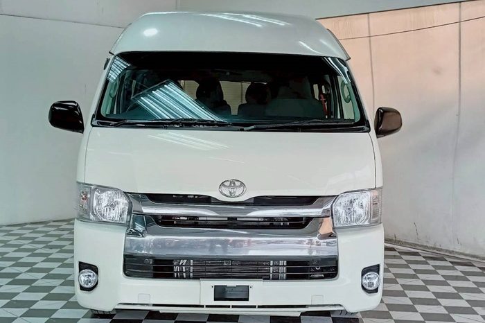 TOYOTA 2WD 2016 3.0 MT COMMUTER WHITE  7123 full