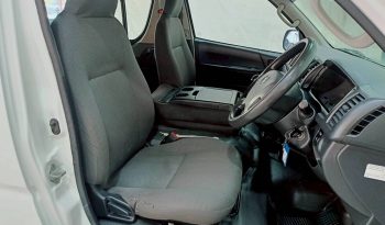 TOYOTA 2WD 2016 3.0 MT COMMUTER WHITE  7123 full