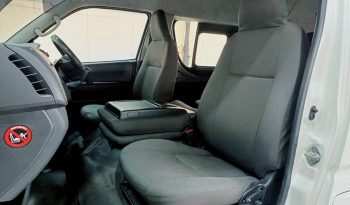 TOYOTA 2WD 2016 3.0 MT COMMUTER WHITE  7123 full