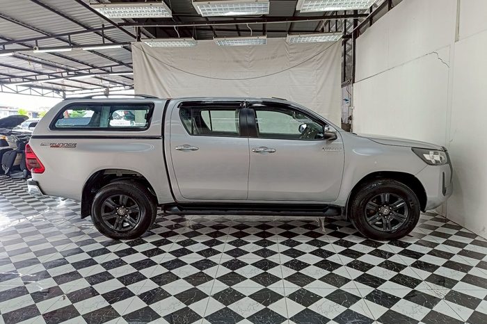 REVO PRE 2020 2.4E AT DOUBLE CAB SILVER  7583 full