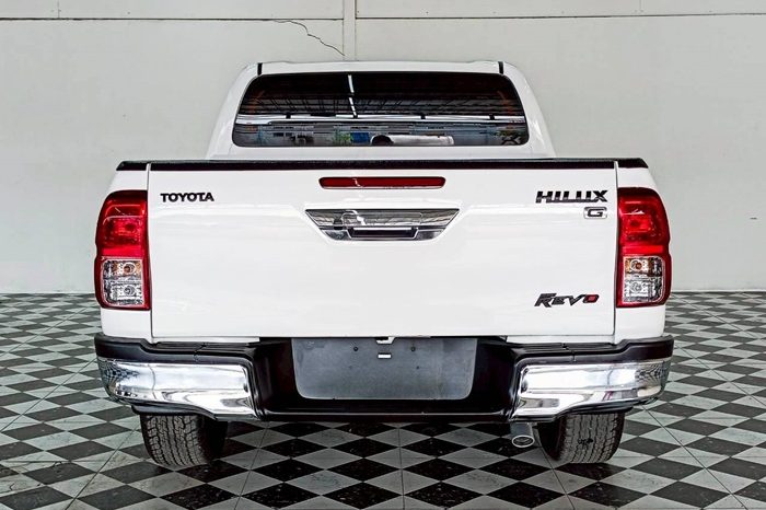 REVO PRE 2021 2.4E AT DOUBLE CAB WHITE  8474 full