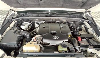 REVO PRE 2021 2.4E AT DOUBLE CAB WHITE  8474 full