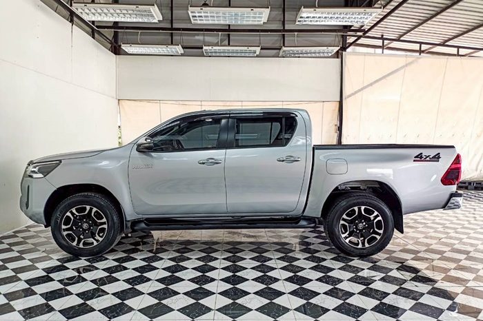 REVO 4WD 2021 2.4E MT DOUBLE CAB SILVER  8594 full