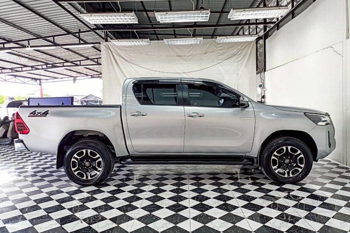 REVO 4WD 2021 2.4E MT DOUBLE CAB SILVER  8594 full