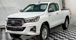REVO 4WD 2018 2.4E MT SMART CAB WHITE  9919