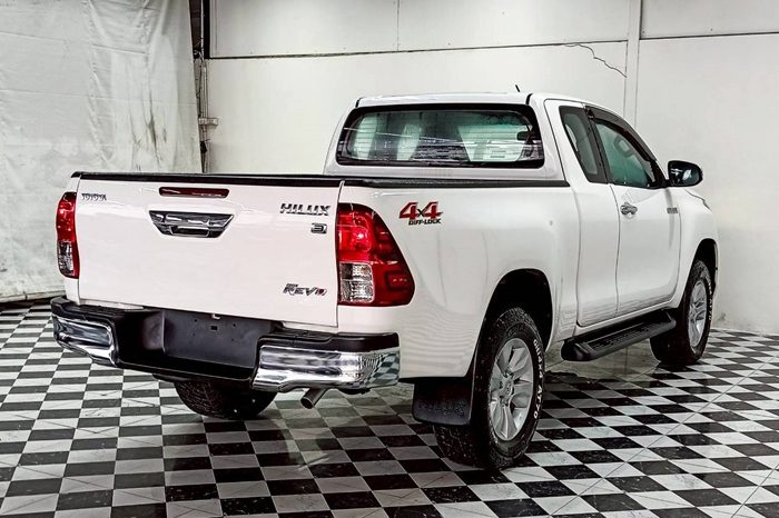 REVO 4WD 2018 2.4E MT SMART CAB WHITE  9919 full
