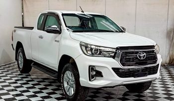 REVO 4WD 2018 2.4E MT SMART CAB WHITE  9919 full