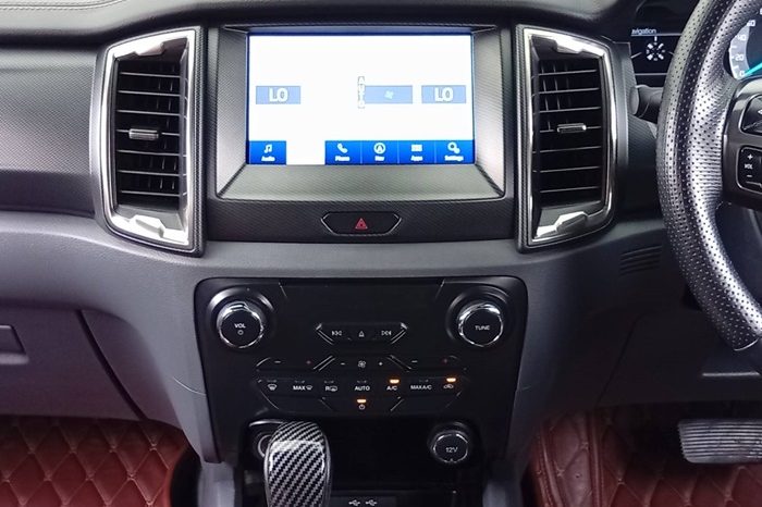 FORD 4WD 2018 3.2 AT DOUBLE CAB WHITE  9065 full