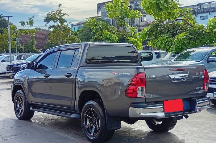 REVO PRE 2018 2.4G AT DOUBLE CAB DARK GREY  6531 full