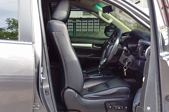 REVO PRE 2018 2.4G AT DOUBLE CAB DARK GREY  6531 full