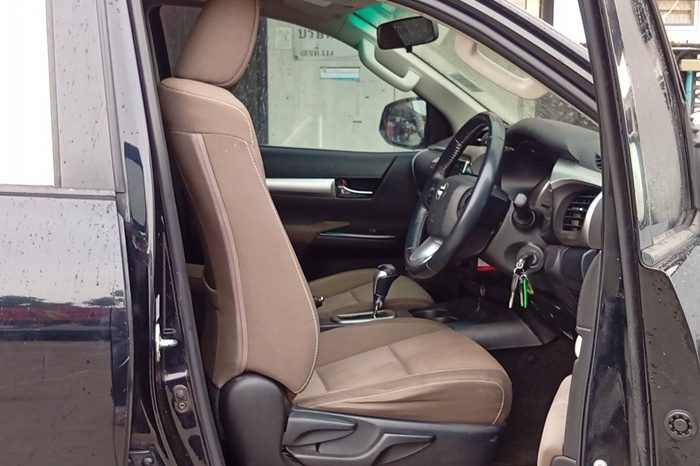 REVO PRE 2018 2.4E AT DOUBLE CAB BLACK  7719 full