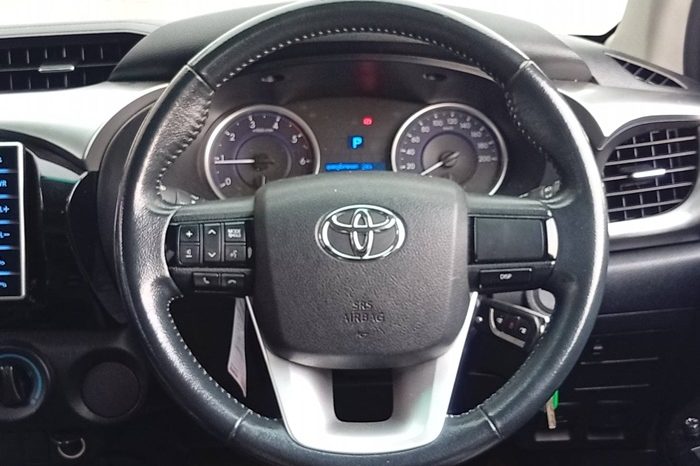 REVO PRE 2018 2.4E AT DOUBLE CAB BLACK  7719 full
