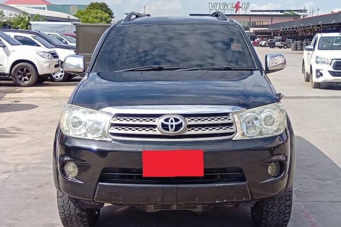 TOYOTA 2WD 2009 2.7V AT FORTUNER BLACK  806 full