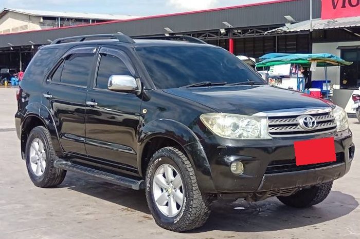 TOYOTA 2WD 2009 2.7V AT FORTUNER BLACK  806 full