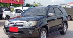 TOYOTA 2WD 2009 2.7V AT FORTUNER BLACK  806