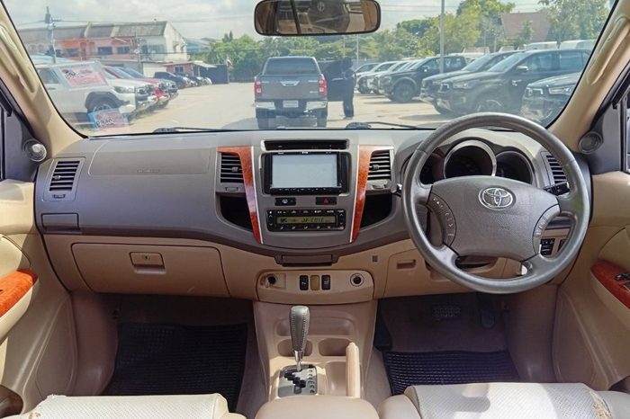 TOYOTA 2WD 2009 2.7V AT FORTUNER BLACK  806 full