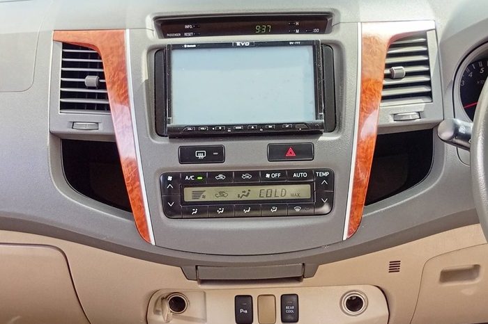 TOYOTA 2WD 2009 2.7V AT FORTUNER BLACK  806 full