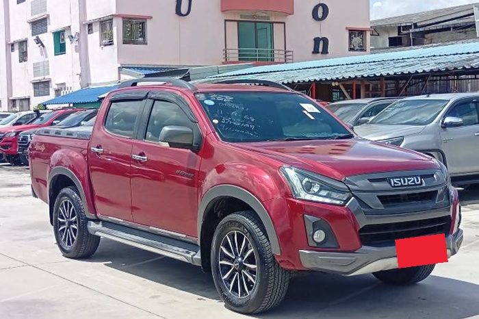 ISUZU 4WD 2019 3.0 AT DOUBLE CAB RED  5820 full