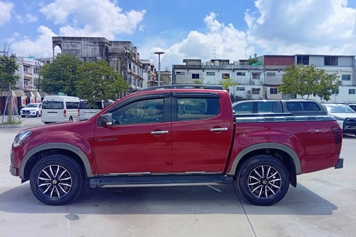 ISUZU 4WD 2019 3.0 AT DOUBLE CAB RED  5820 full