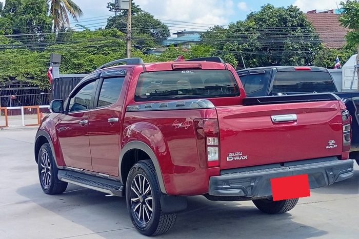 ISUZU 4WD 2019 3.0 AT DOUBLE CAB RED  5820 full