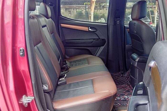 ISUZU 4WD 2019 3.0 AT DOUBLE CAB RED  5820 full