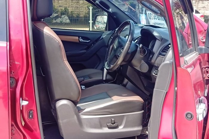 ISUZU 4WD 2019 3.0 AT DOUBLE CAB RED  5820 full