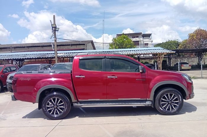 ISUZU 4WD 2019 3.0 AT DOUBLE CAB RED  5820 full