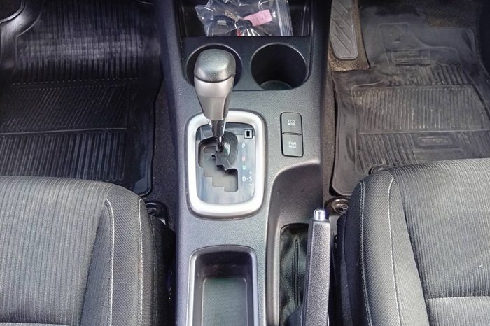 REVO PRE 2019 2.4E AT DOUBLE CAB SILVER  7819 full