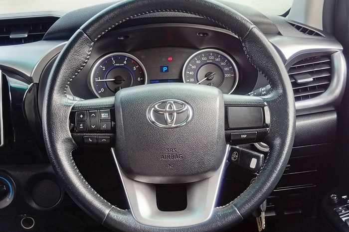 REVO PRE 2019 2.4E AT DOUBLE CAB SILVER  7819 full