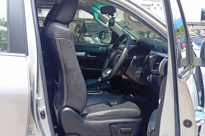 REVO 4WD 2020 2.8G AT DOUBLE CAB SILVER  2808 full