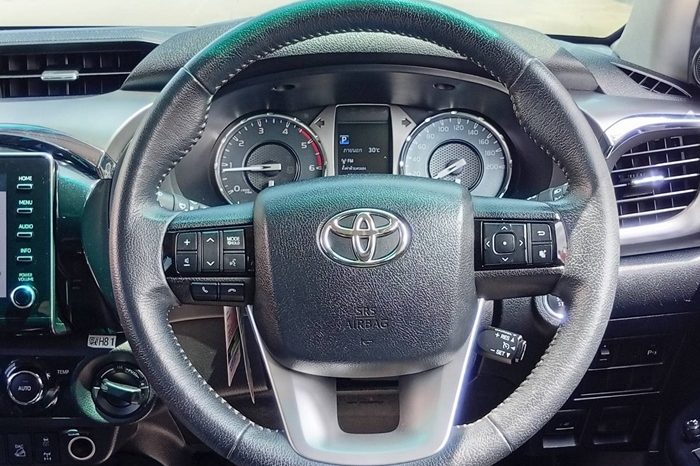 REVO 4WD 2020 2.8G AT DOUBLE CAB SILVER  2808 full